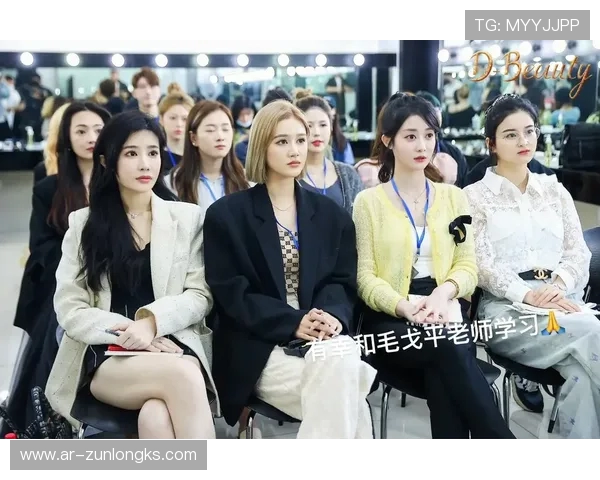 博主与老师打游戏互动 学生围观热议教学新方式